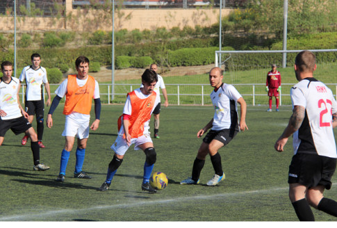 Un partido de la Liga Municipal de Fútbol, el pasado 26 de mayo (Foto: Enrique Ayala)