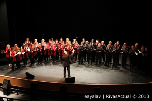 El Coro Rivas, durante su actuación en el concierto (Foto: Enrique Ayala)
