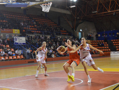 Laura Gil en un momento del partido (Foto Rivas Ecópolis Basket)