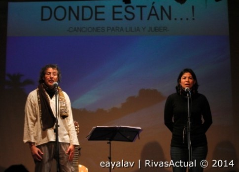 Pedro Guerra y Libia Franco, en el escenario del García Lorca (Foto: Enrique Ayala)