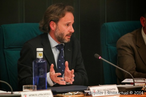 Jesús González Esparterom, portavoz y presidente del PP de Rivas, durante un pleno en diciembre de 2014 (Foto: Enrique Ayala)