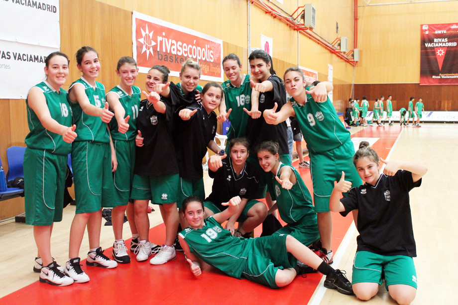 El infantil femenino de baloncesto del CD Covibar consigue su pase a semifinales