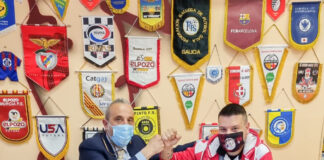 En la imagen, los presidentes de ambos Clubes, Luis Moreno por parte de Rivas Futsal y Miguel Sánchez por parte de EFS Arganda, firmando el acuerdo.