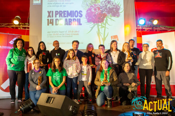 En la imagen, los premiados en los Premios 14 de Abril 2022 organizados por IU Rivas. Foto: Kike Ayala.