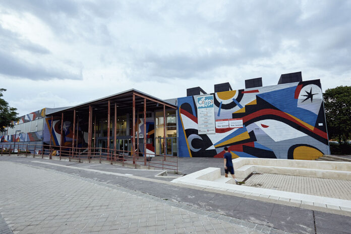 CERPA-con-el-mural-pintado El CERPA de Rivas, donde se encuentra la Escuela Oficial de Idiomas
