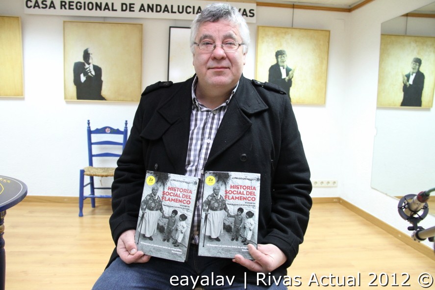 En la imagen, Alfredo Grimaldos en la presentación de su libro “Historia del Flamenco” en enero de 2012. Foto: Kike Ayala (Rivas Actual).