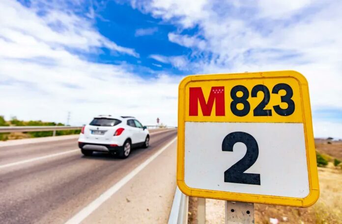 Carretera M-823