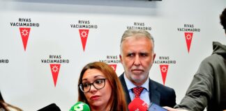 La alcaldesa de Rivas Vaciamadrid, Aída Castillejo, junto al ministro de Política Territorial y Memoria Democrática, Ángel Víctor Torres, realizando unas declaraciones. Foto: Paco Rodríguez (Rivas Actual).