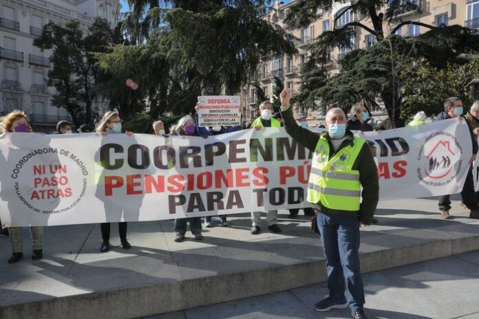 concentracion-pensionistas-congreso-diputados-1