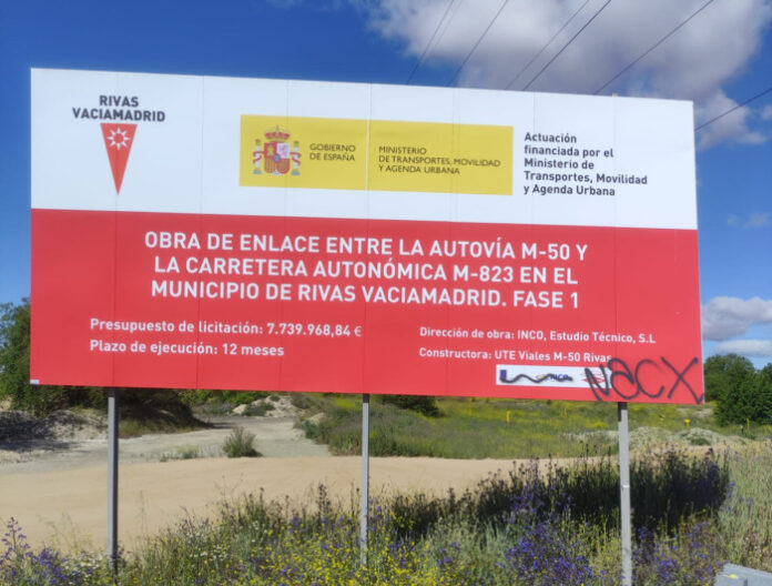 FOTO CARTEL M50 EN M823 (1)