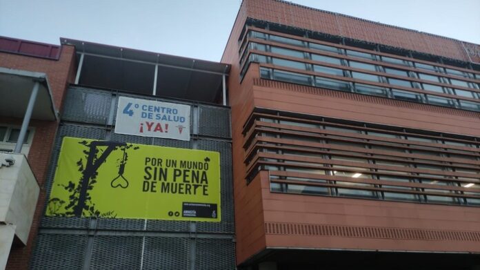 Pancarta Amnistia pena muerte Pza Constitución