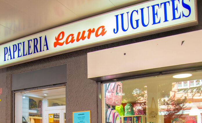 Letrero-papeleria-Laura