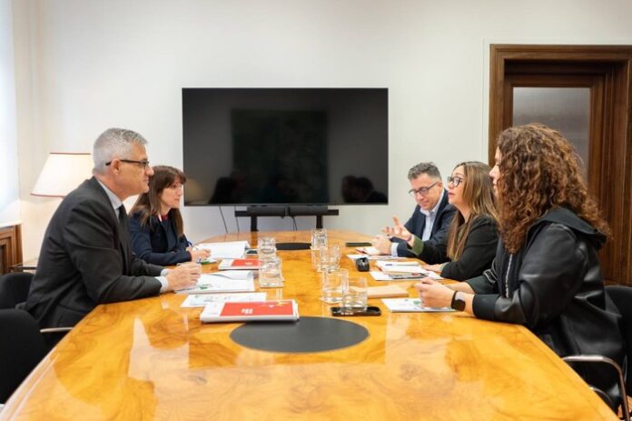 Reunión Aida + Secretario Estado Vivienda 1