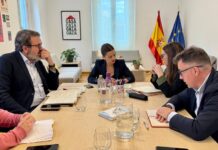 La alcaldesa de Rivas y la ministra Sira Rego abordan la vulneración de los derechos de la infancia en la Cañada Real