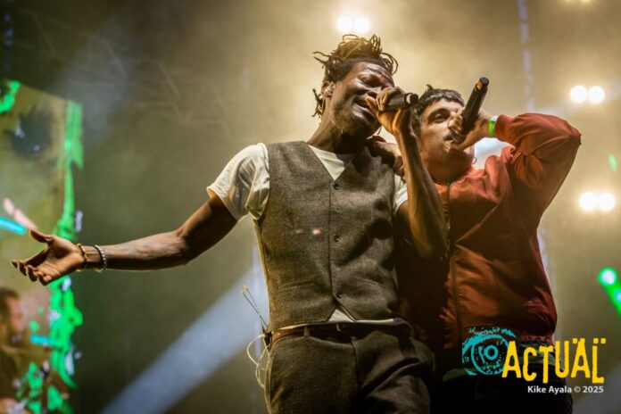 En la imagen, un momento de la actuación del grupo La Raíz. Foto: Kike Ayala (Rivas Actual).