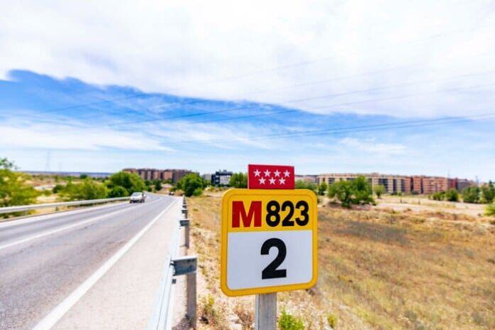 M-823