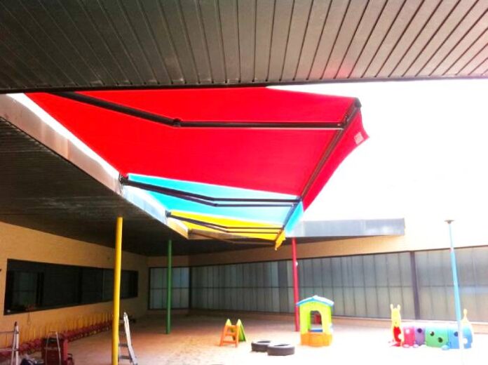 Toldos en colegio Mostoles