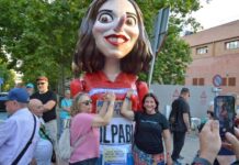 Cientos de vecinos se manifestaron en Rivas en defensa de la sanidad pública