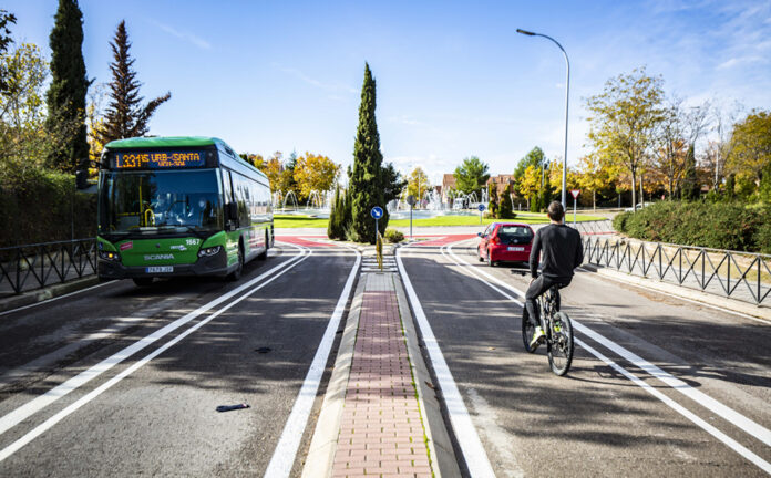Obfras-de-carril-bici-marquesinas-y-VMP25-de-noviembre-2022Zona-EsteMario_26