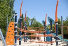 El ayuntamiento aborda varias actuaciones para ayudar a combatir las altas temperaturas y mejorar zonas de juego
