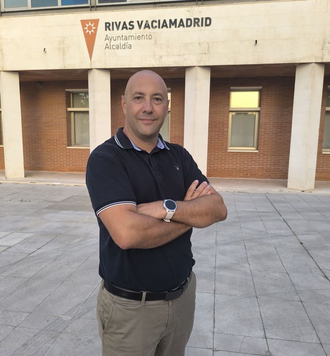 FOTO ANUNCIO CANDIDATURA CARLOS GOMEZ TORRIJOS - VECINOS POR RIVAS VACIAMADRID (1) (1)
