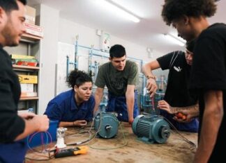 La Comunidad abre un último plazo de inscripción en las 6.600 plazas públicas aún vacantes en FP para este curso