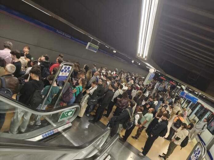 Anden saturado linea 9B (1)
