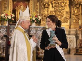 Díaz Ayuso, investida Dama de Honor del Capítulo de la Reina Isabel La Católica en Madrigal de las Altas Torres de Ávila