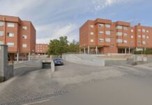 Vecinos de la Ronda de Gloria Fuertes piden la renovación de sus contratos de alquiler que un ‘fondo buitre’ les niega