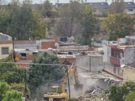 El Ayuntamiento asegura haber derribado dos viviendas de personas de la Cañada que han sido realojadas, mientras diversas entidades afirman que los derribos «han ido más allá» y declaran estar «asustadas»