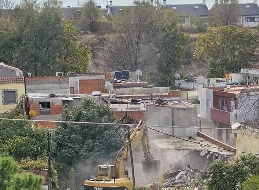 El Ayuntamiento asegura haber derribado dos viviendas de personas de la Cañada que han sido realojadas, mientras diversas entidades afirman que los derribos «han ido más allá» y declaran estar «asustadas»